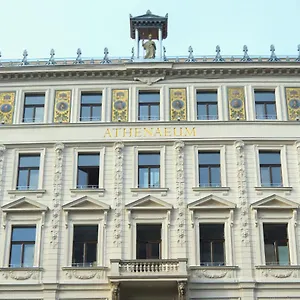Maverick Athenaeum Budapest